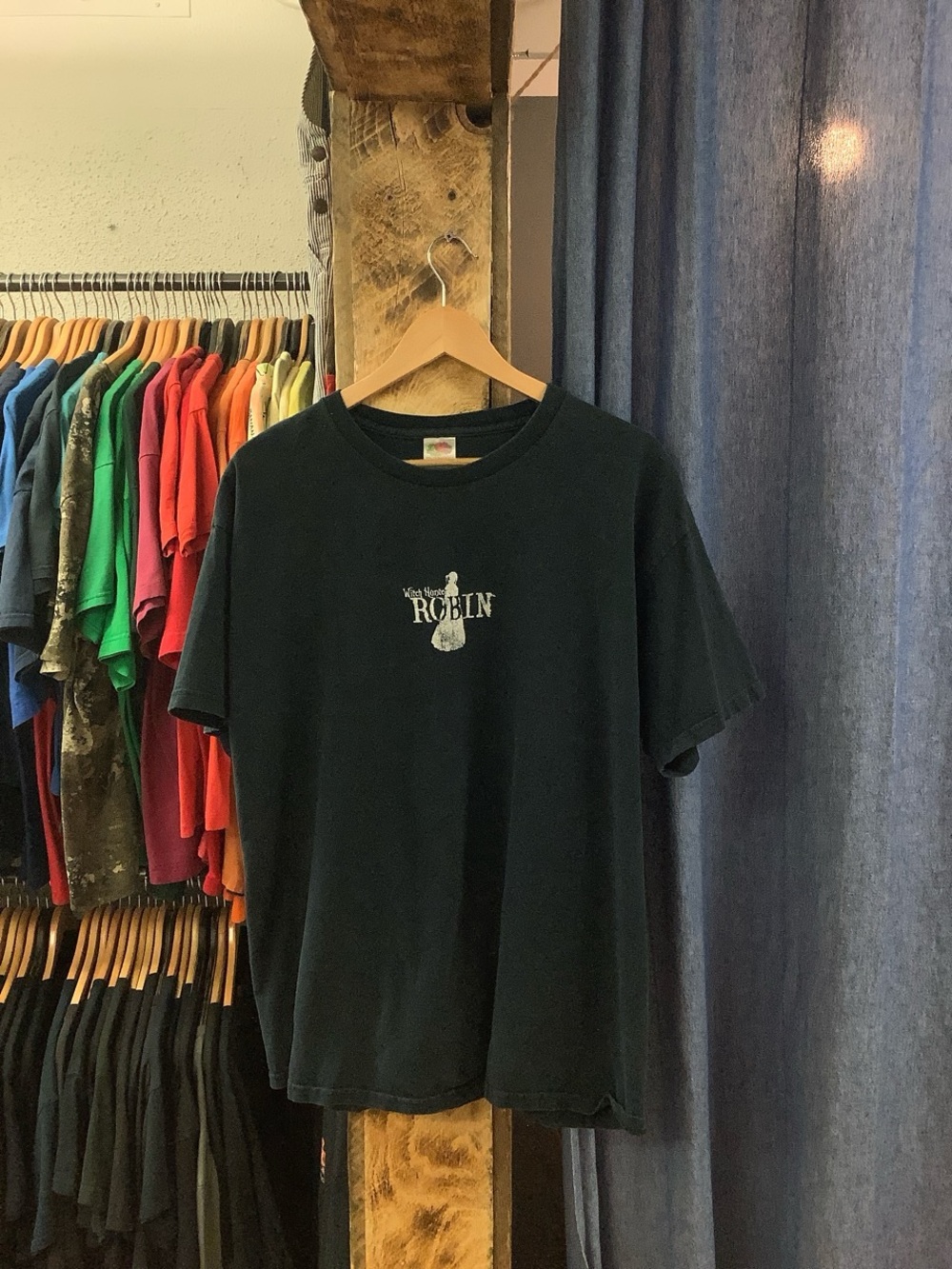 Vintage 2000s witch hunter robin black graphic t-shirt